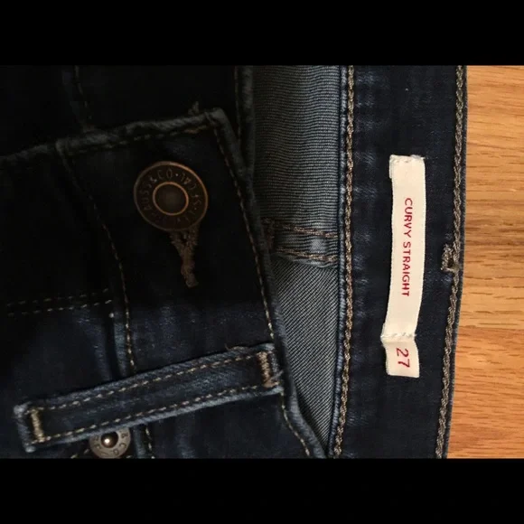 Levi’s Curvy Straight - Picture 7 of 10